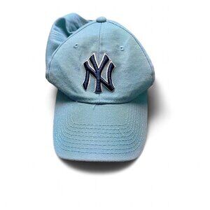 Light blue New York Yankees baseball cap #yankees #mlb #baseball  Some yellowing